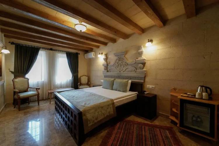 Отель Cratus Stone Palace