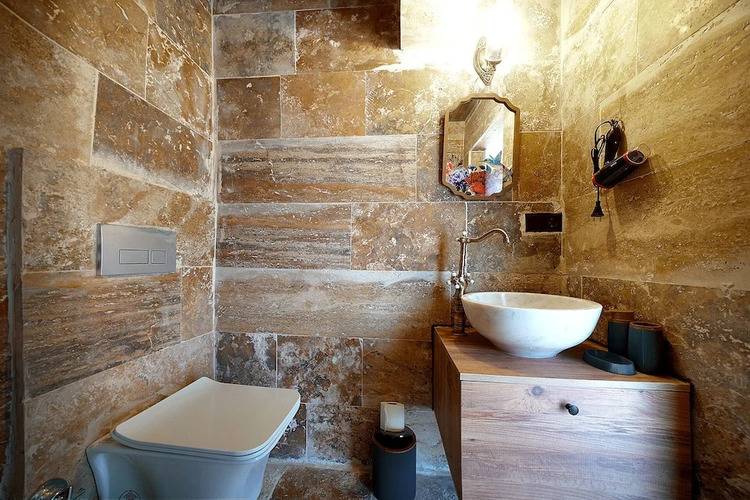 Aysel Inn House