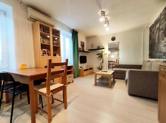 Tverskaya Street (Тверская Стрит) На Улице Верхняя