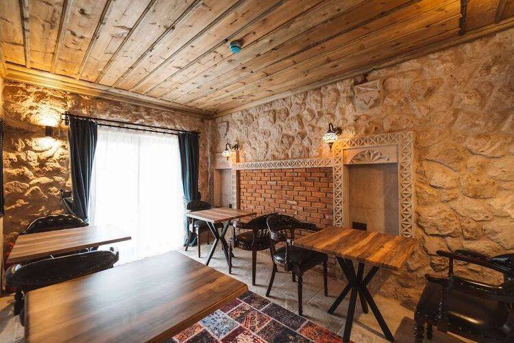 Alin Stone House