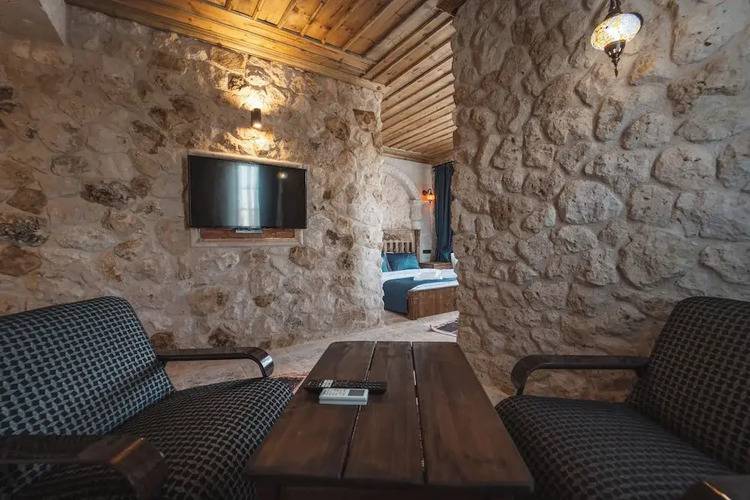 Alin Stone House
