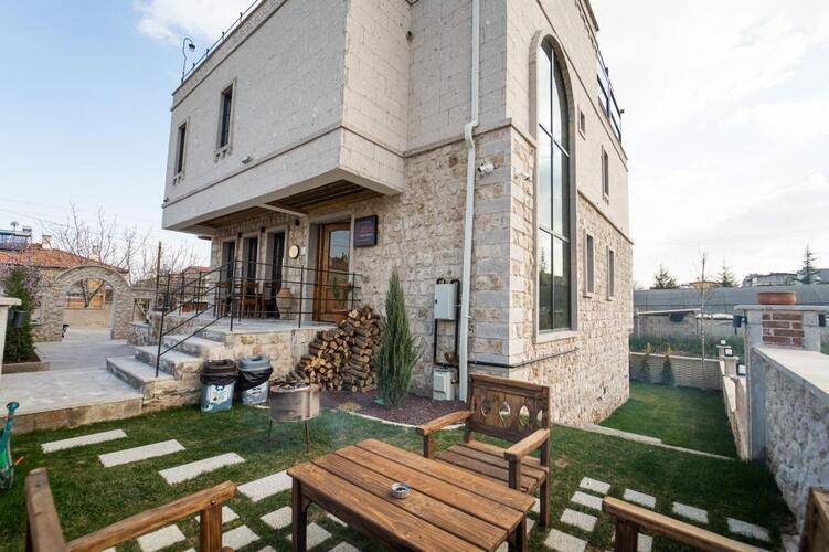Alin Stone House