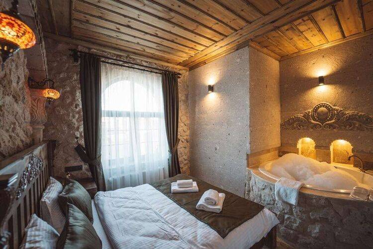 Alin Stone House