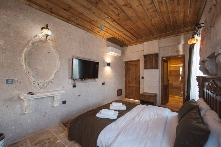 Alin Stone House