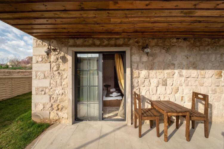 Alin Stone House