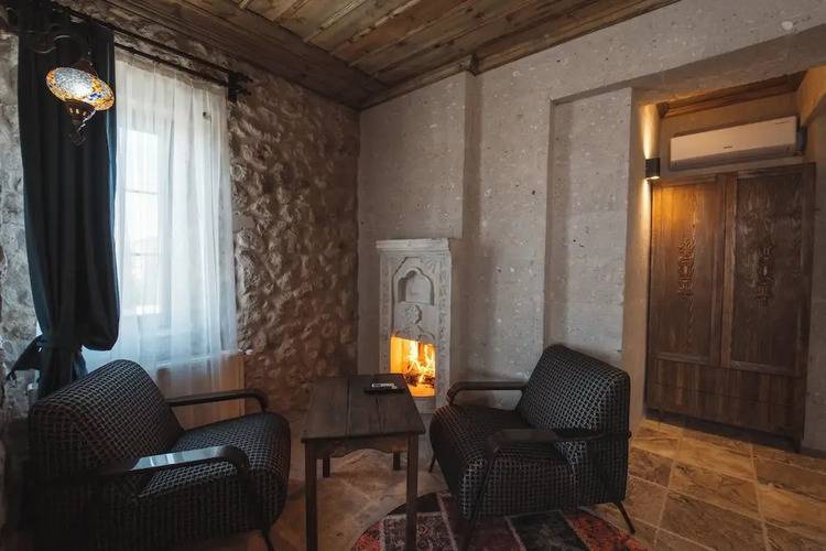 Alin Stone House