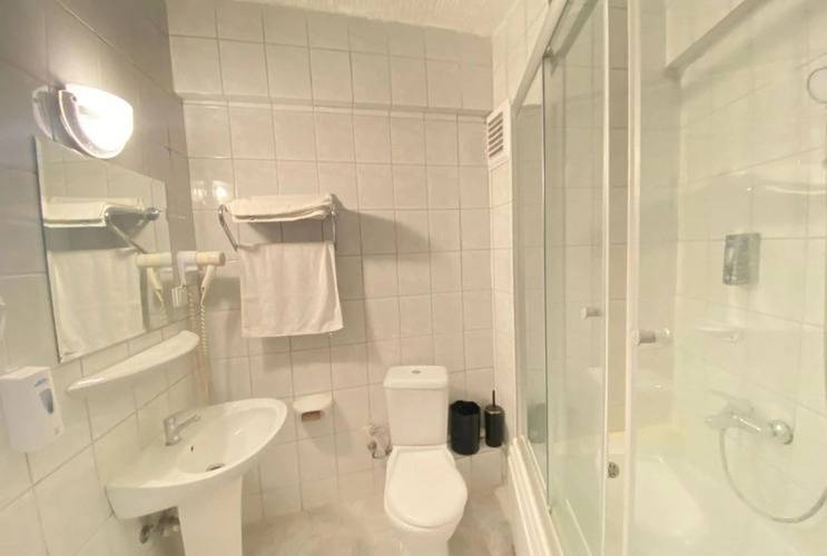 Uk Hotels Kiris