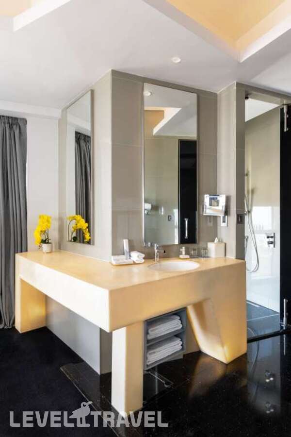 фотографии отеля V Hotel Dubai Curio Collection By Hilton в ОАЭ(Бизнес Бей) - фото №30