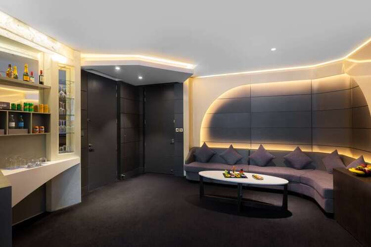 V Hotel Dubai Curio Collection By Hilton