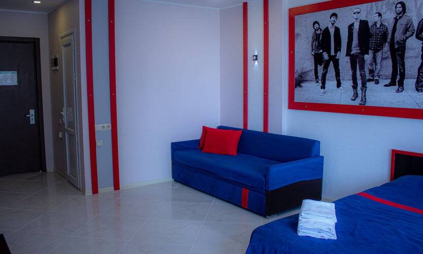 Rock Hotel First Line
