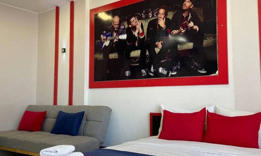 Rock Hotel First Line