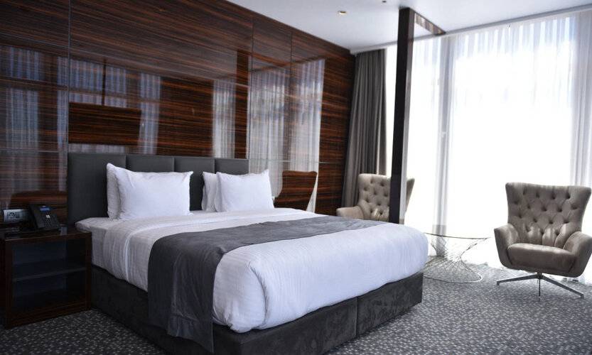 Hotel Monarch