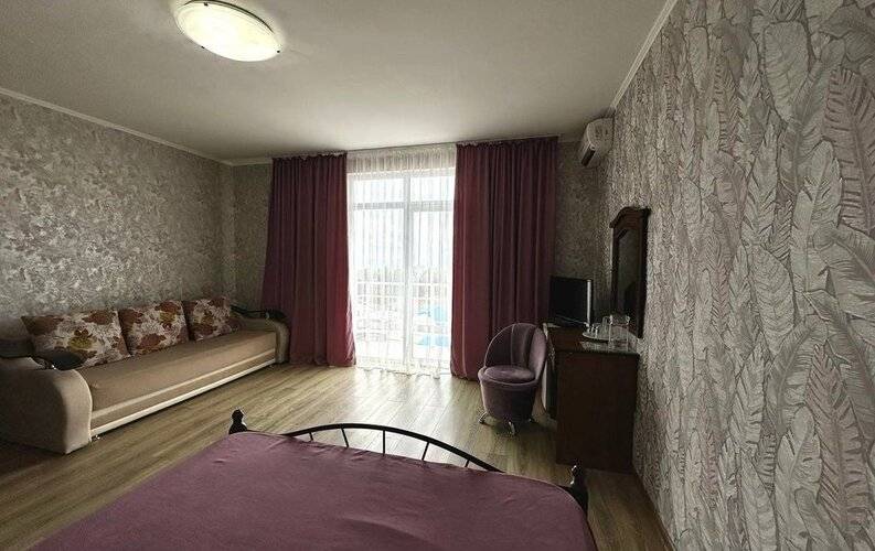 Александрия Лоо