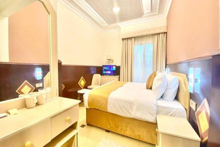 Concorde Inn Hotel