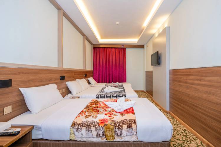 Tanha Hotel