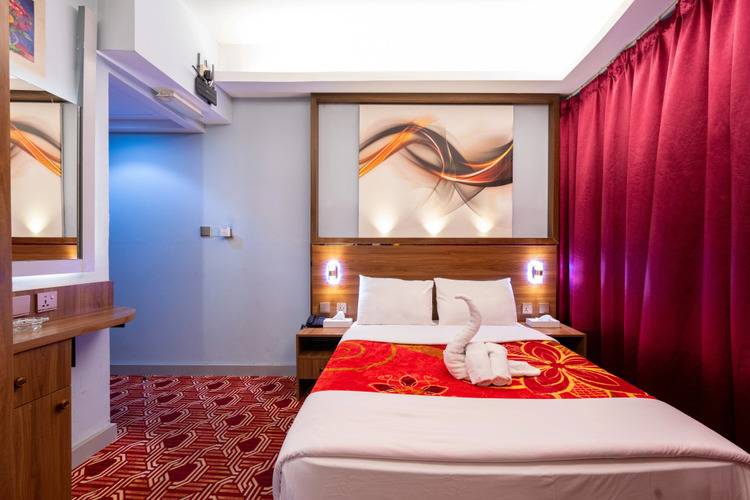 Tanha Hotel