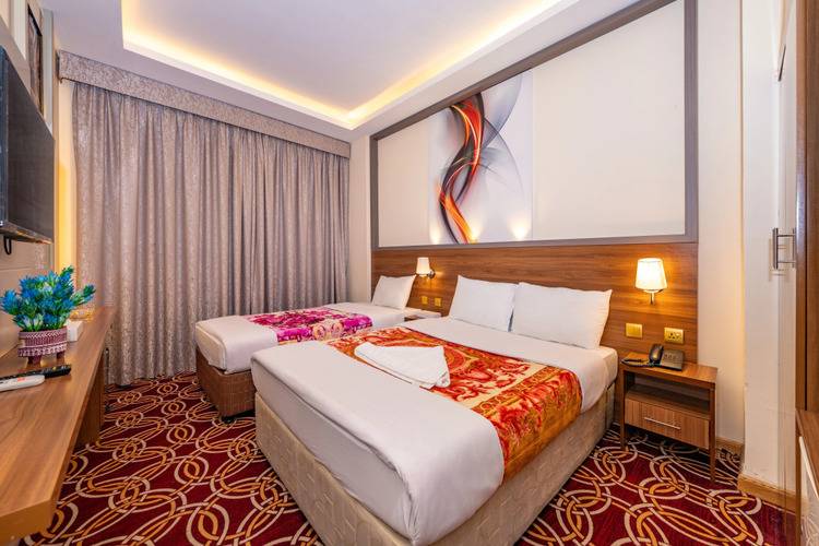 Tanha Hotel