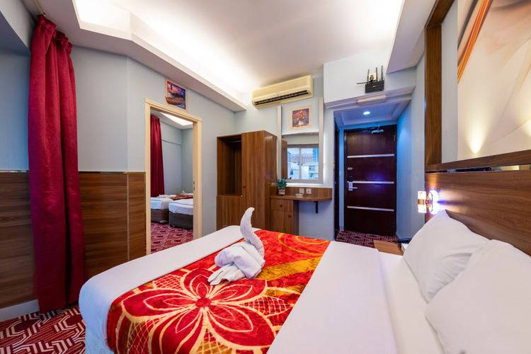 Tanha Hotel
