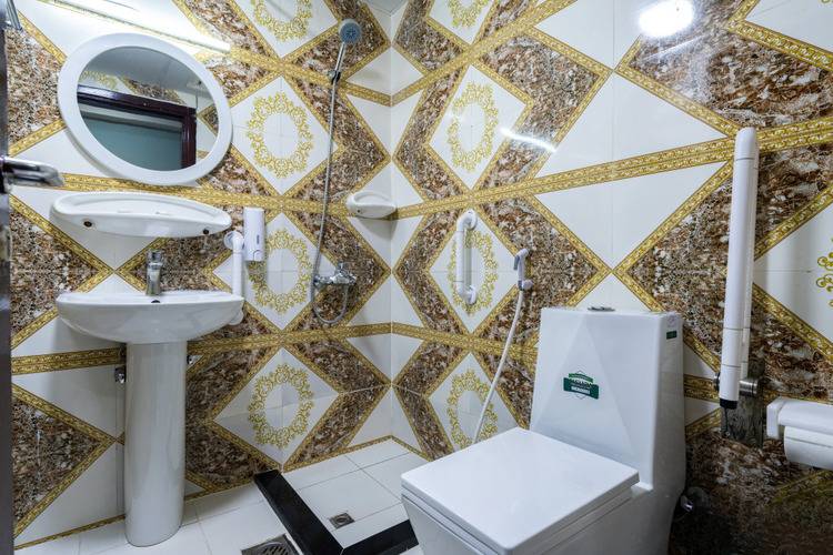 Tanha Hotel