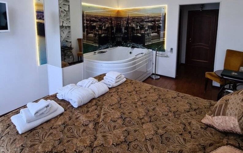 Отель Golden