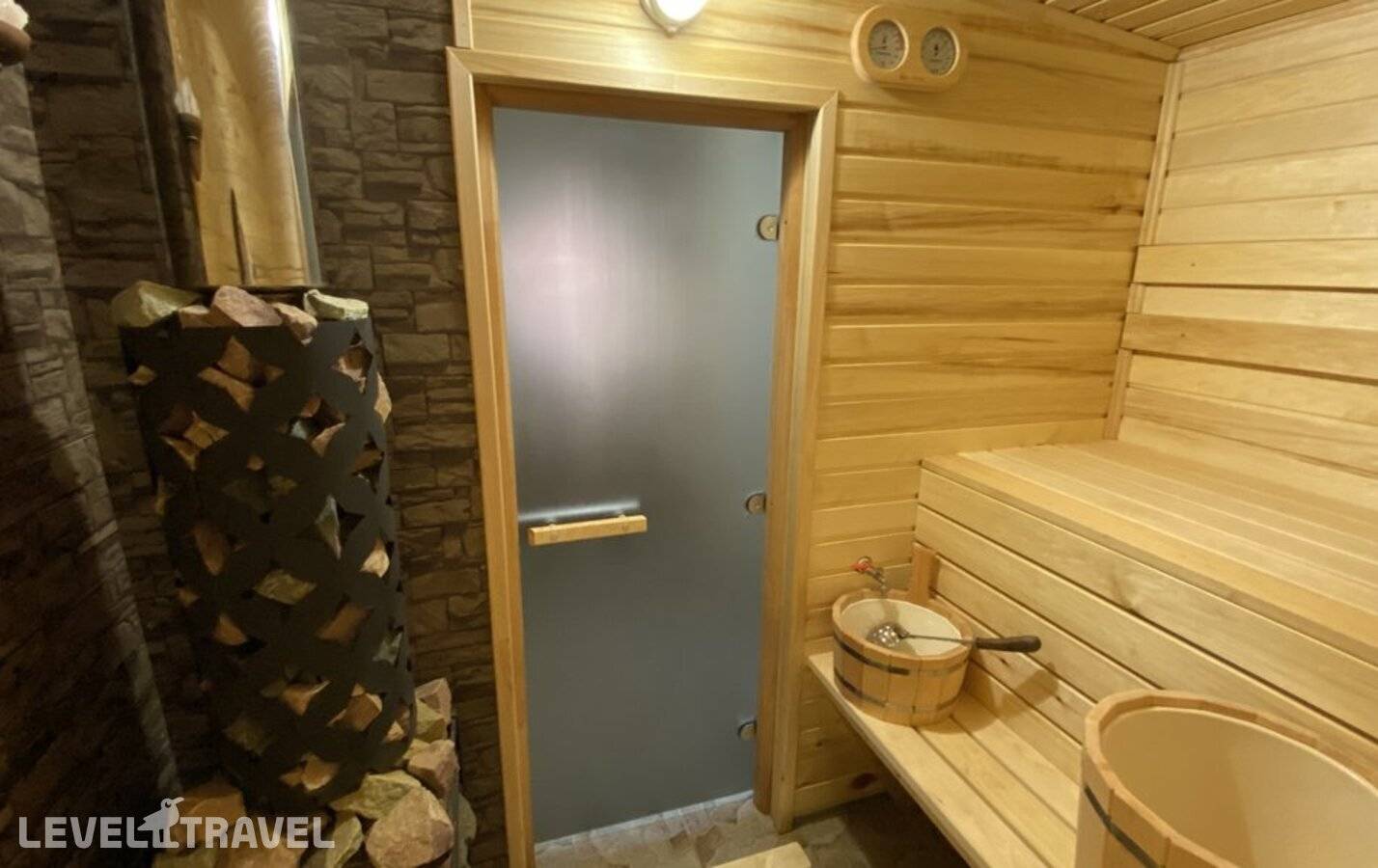 фотографии отеля Гостевой Lом Ромполь в Россия(Новофедоровка) - фото №9