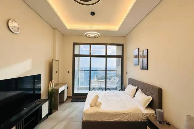 Upscale Apartment At Oval Tower Near Downtown
