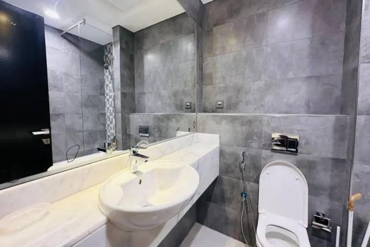 Upscale Apartment At Oval Tower Near Downtown