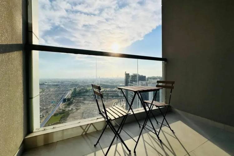 Upscale Apartment At Oval Tower Near Downtown