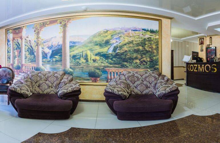 Отель Козмос