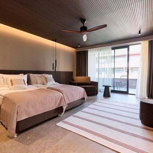 Jacaranda Luxury Resort