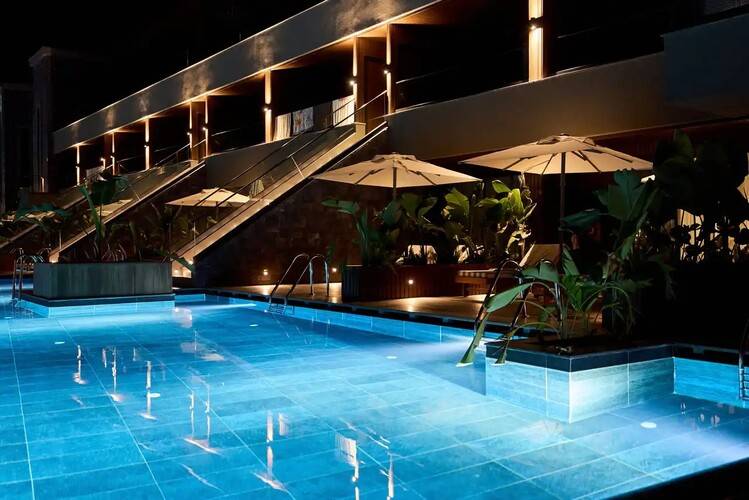Jacaranda Luxury Resort