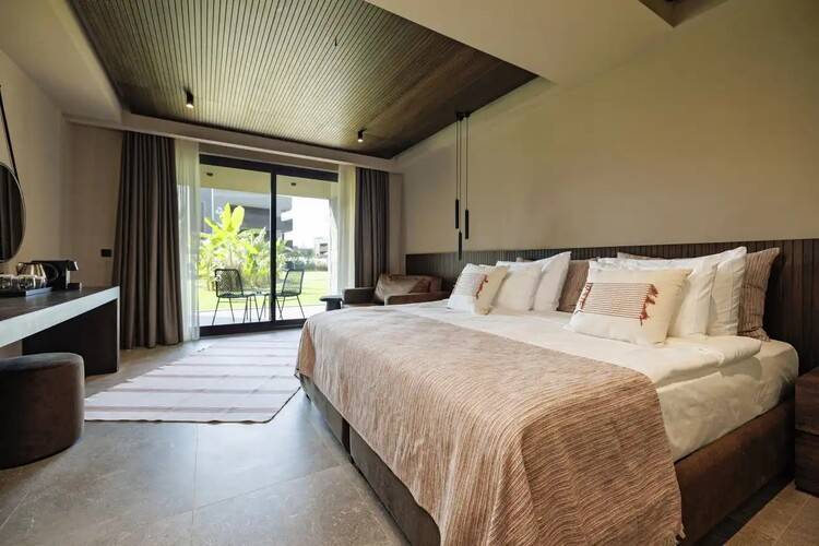 Jacaranda Luxury Resort