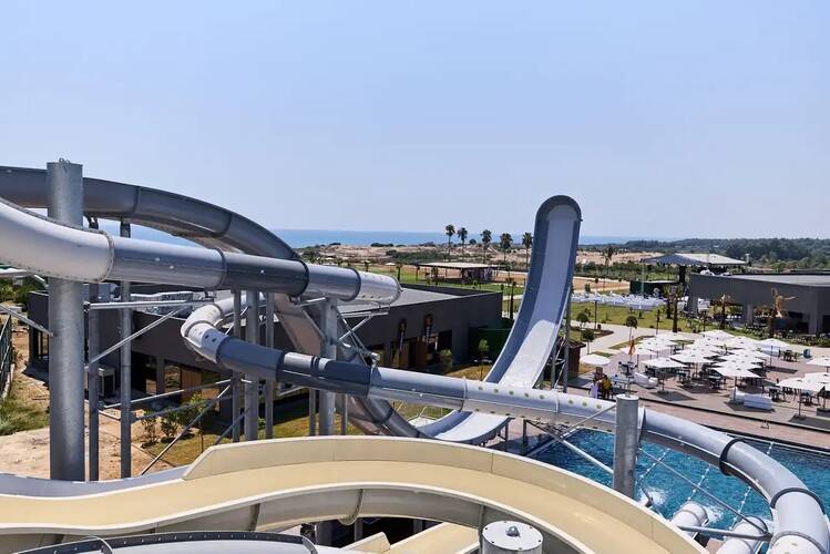 Jacaranda Luxury Resort