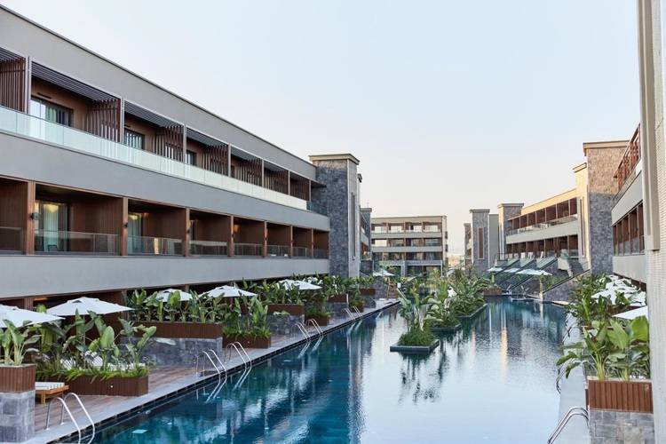 Jacaranda Luxury Resort