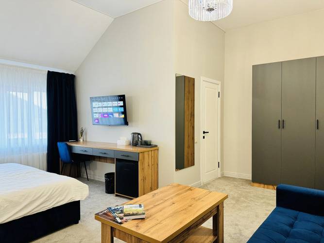 Отель 6 Rooms