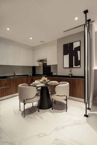 Lusso Hometels J One