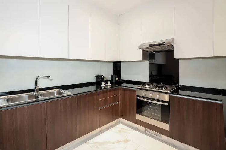 Lusso Hometels J One