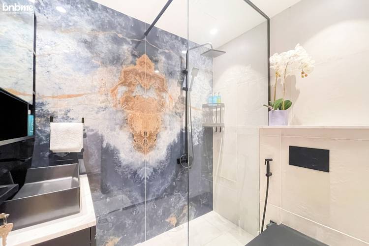 Апартаменты Upscale Modern Designer Interiors 1902