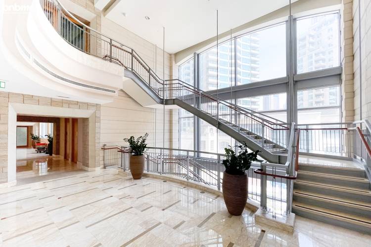 Апартаменты Upscale Modern Designer Interiors 1902