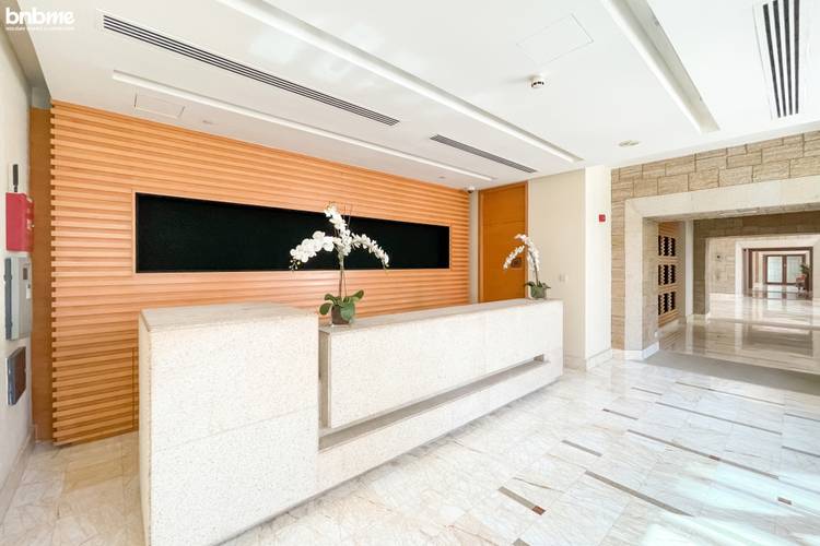 Апартаменты Upscale Modern Designer Interiors 1902