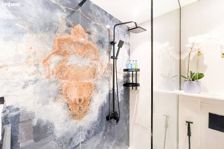 Апартаменты Upscale Modern Designer Interiors 1902