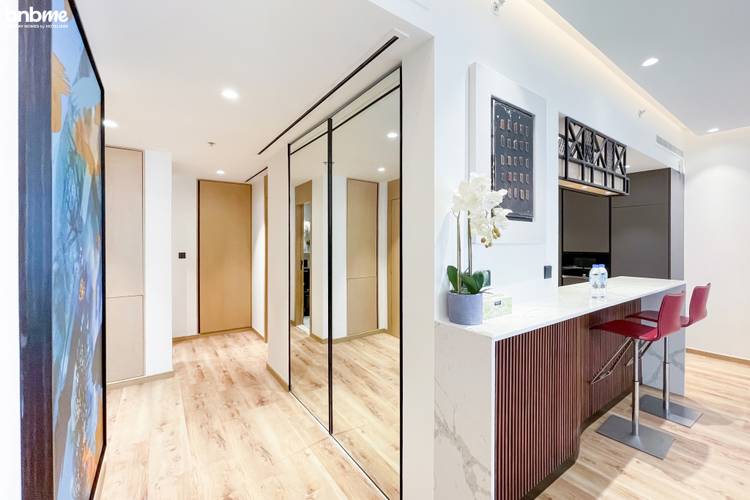 Апартаменты Upscale Modern Designer Interiors 1902