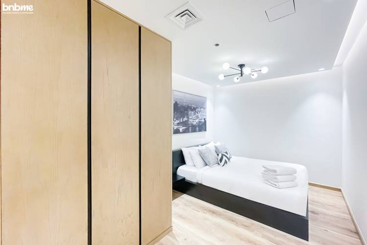 Апартаменты Upscale Modern Designer Interiors 1902