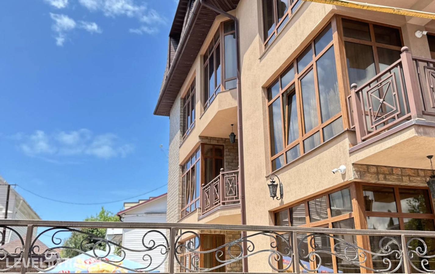 Отель Хижина Счастья — Имеретинский курорт, Россия