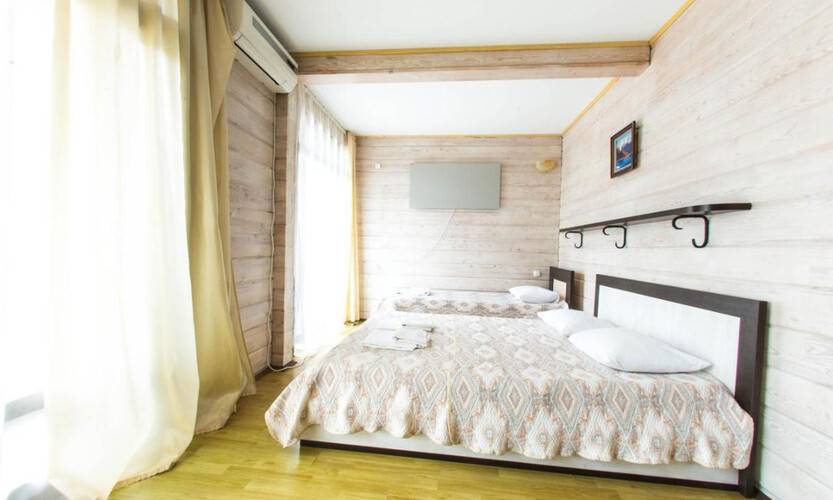 Griffon Hotel