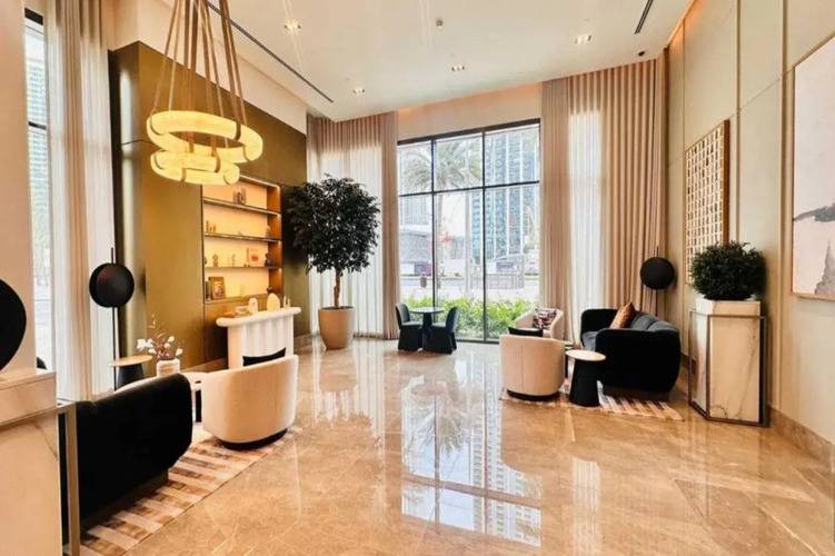 Luxury 1 Bedroom Apartment At Burj Crown