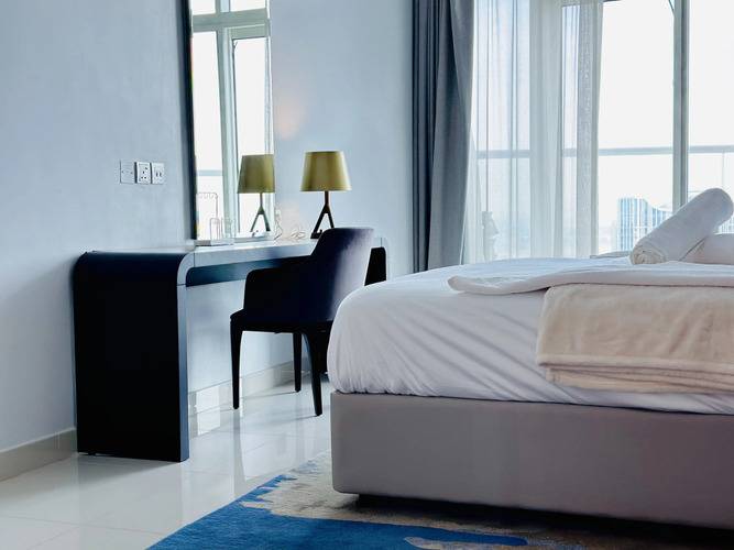 Vserve Stylish Specious 1 Br With Canal View