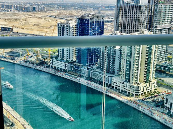 Vserve Stylish Specious 1 Br With Canal View