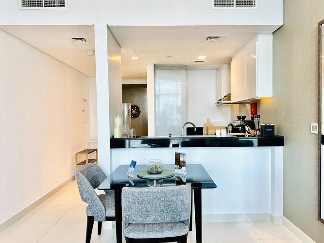Vserve Stylish Specious 1 Br With Canal View