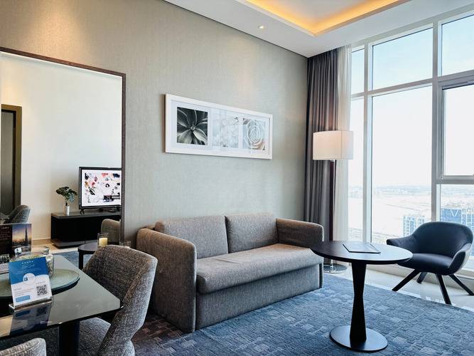 Vserve Stylish Specious 1 Br With Canal View